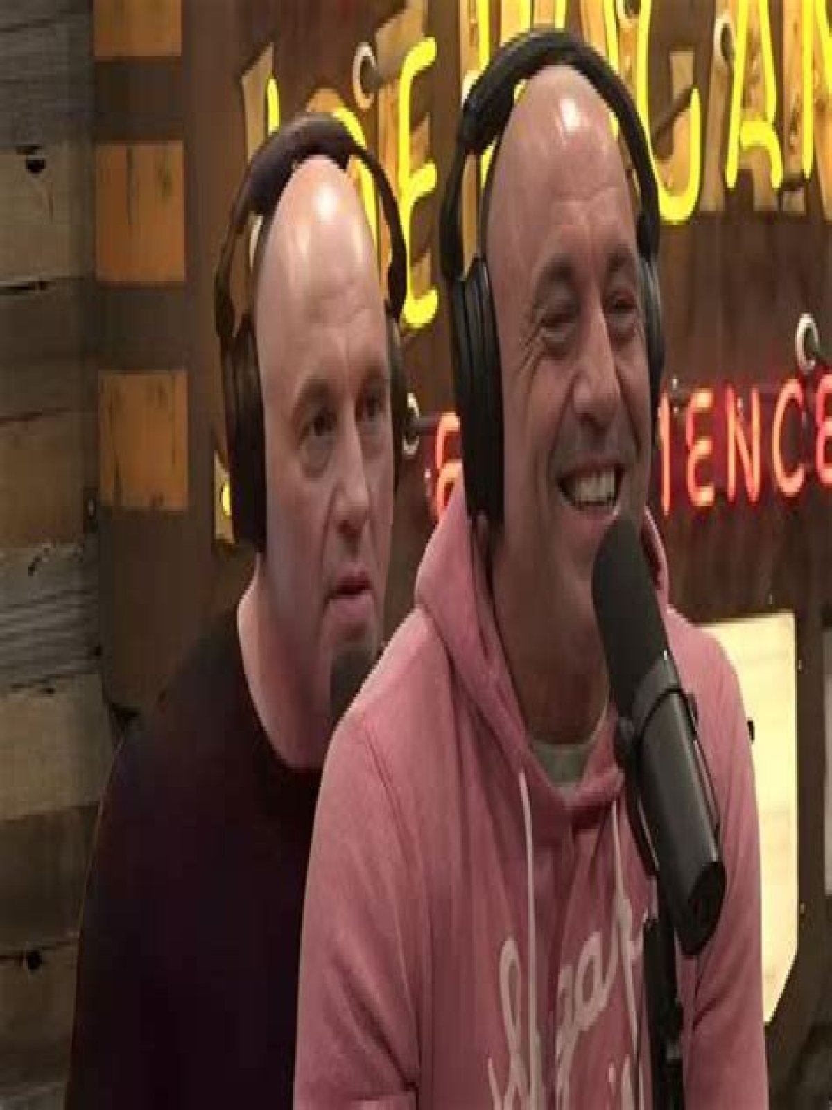 Exploring The Relationships Of Joe Rogan: A Look Into His Girlfriends