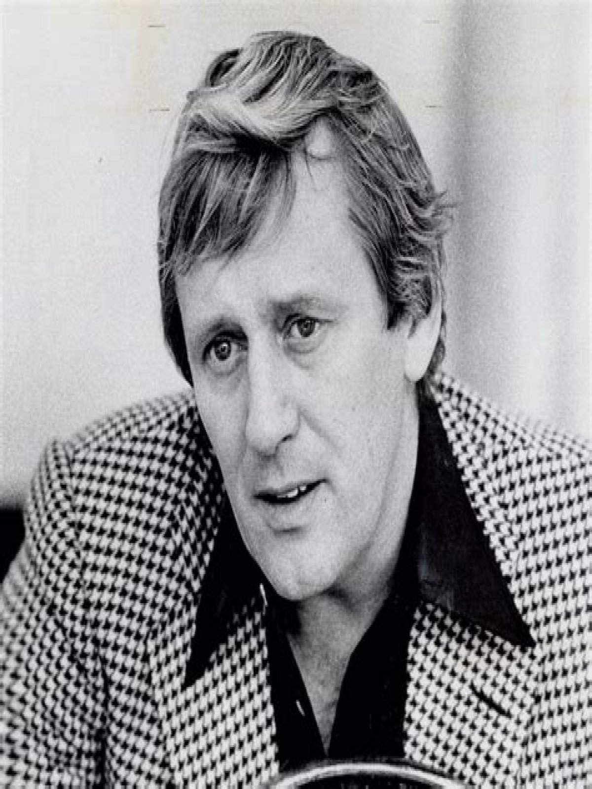 Len Cariou's Teeth: A Journey Through His Iconic Smile
